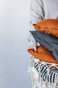 Jak skutecznie organizować przestrzeń w domu dla większego komfortu